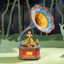 Load image into Gallery viewer, Vintage Gramphone AM43